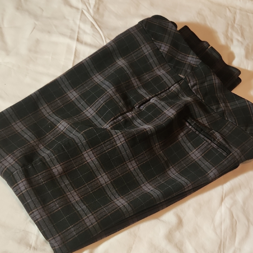 Plaid Trousers in Black and Gray